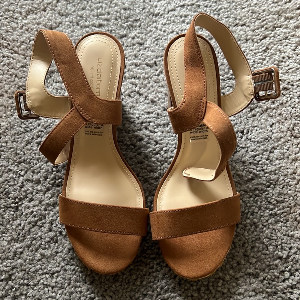 Liz Claiborne heels in woman’s 6.5 wide